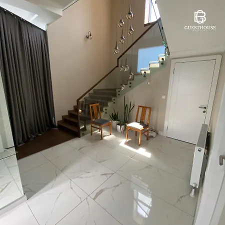 Guest house Double With Bathroom And Breakfast